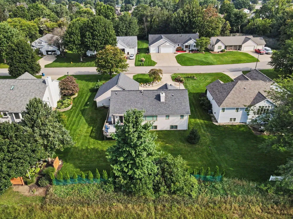 10068 Holiday Drive Zeeland, MI 49464