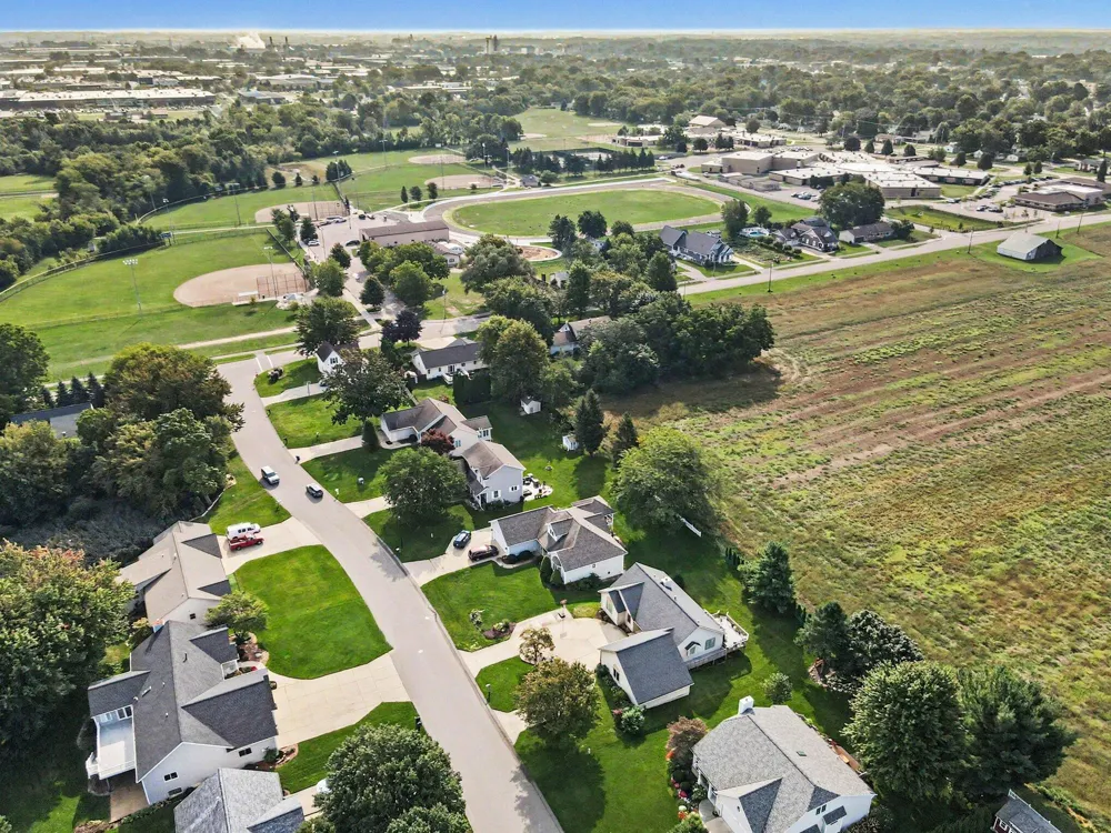 10068 Holiday Drive Zeeland, MI 49464