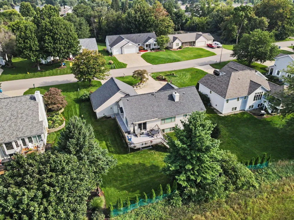 10068 Holiday Drive Zeeland, MI 49464