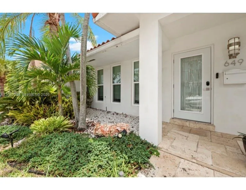 649 Layne Blvd Hallandale Beach, FL 33009