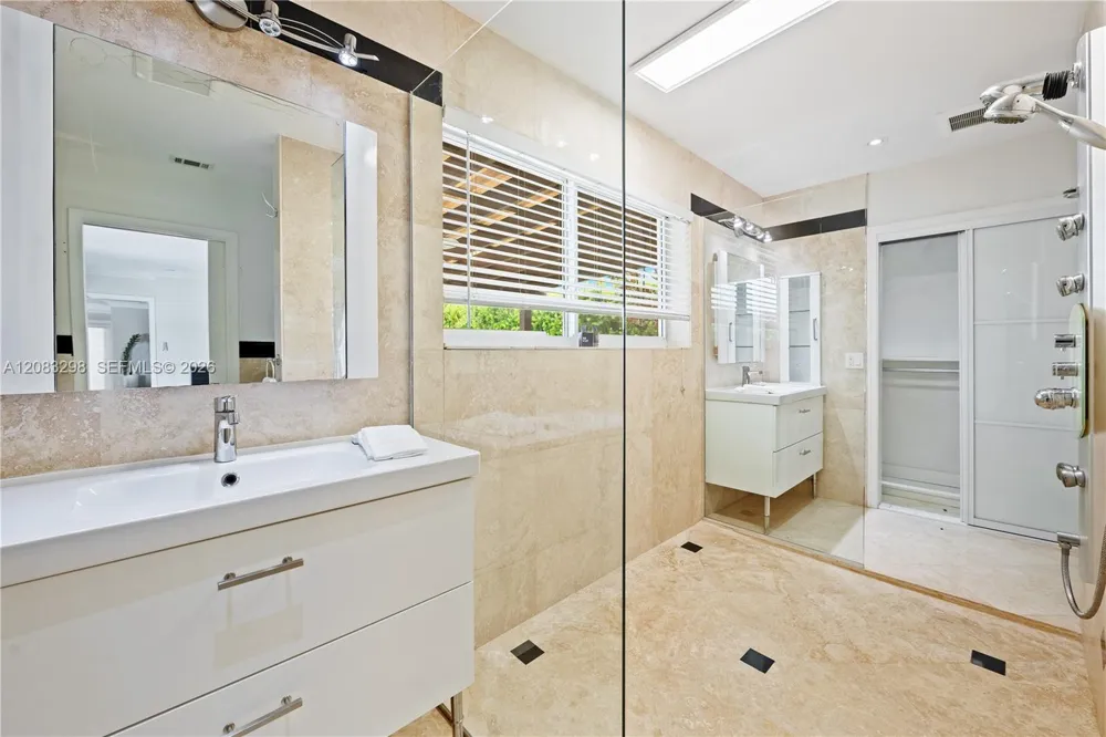 649 Layne Blvd Hallandale Beach, FL 33009