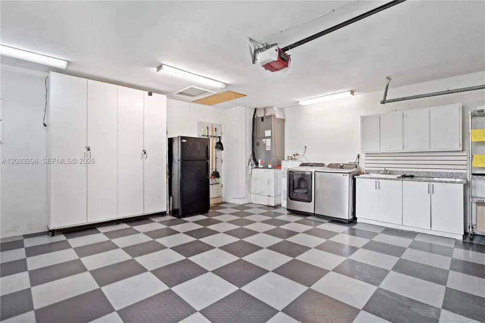 649 Layne Blvd Hallandale Beach, FL 33009