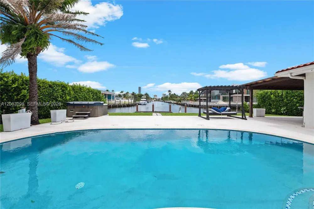 649 Layne Blvd Hallandale Beach, FL 33009