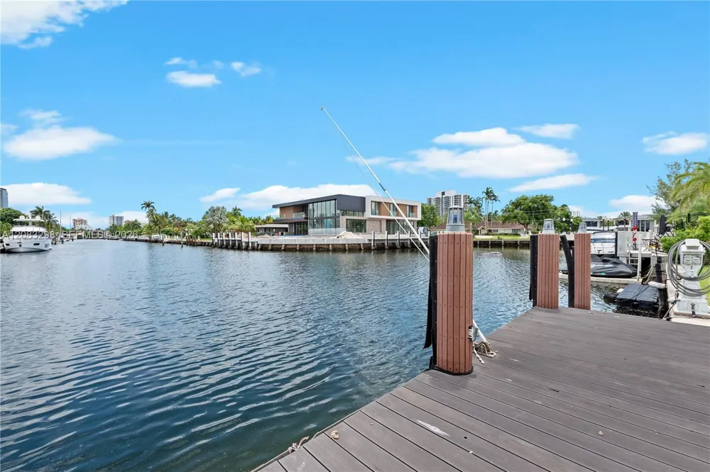 649 Layne Blvd Hallandale Beach, FL 33009