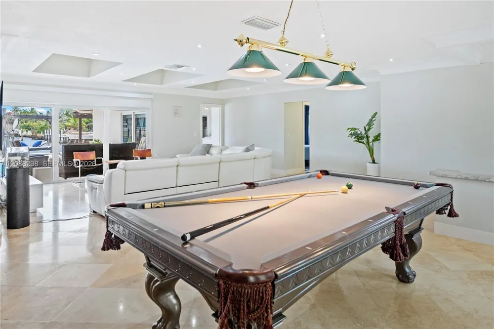 649 Layne Blvd Hallandale Beach, FL 33009