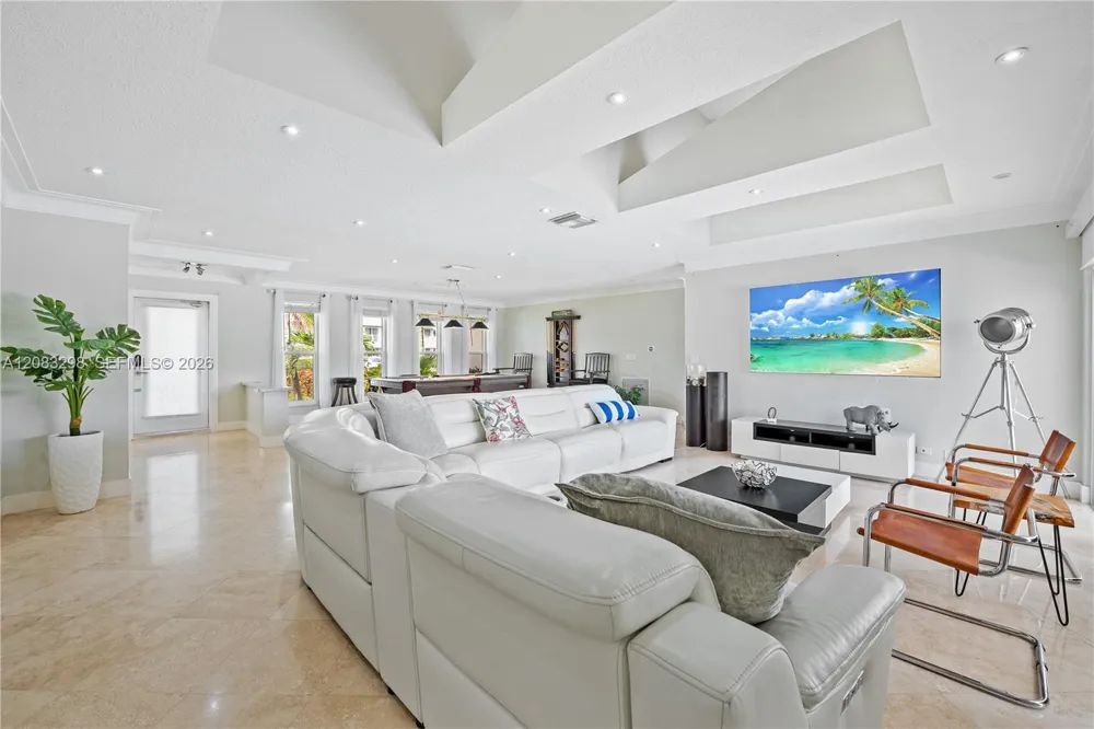 649 Layne Blvd Hallandale Beach, FL 33009