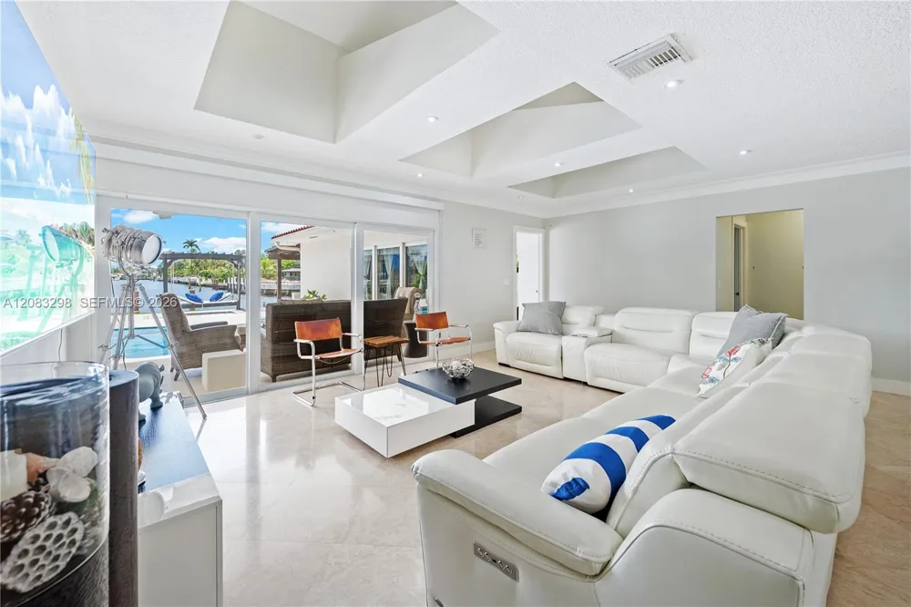 649 Layne Blvd Hallandale Beach, FL 33009