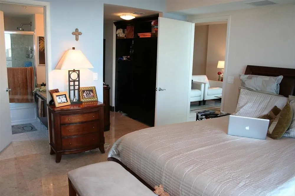 185 SW 7th Street #1802 Miami, FL 33130