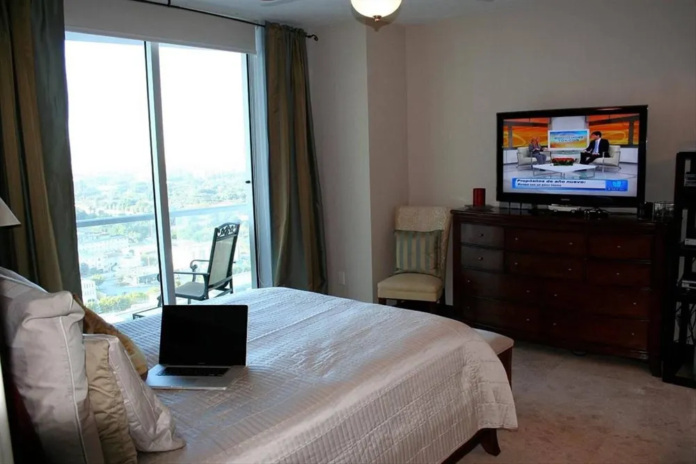 185 SW 7th Street #1802 Miami, FL 33130