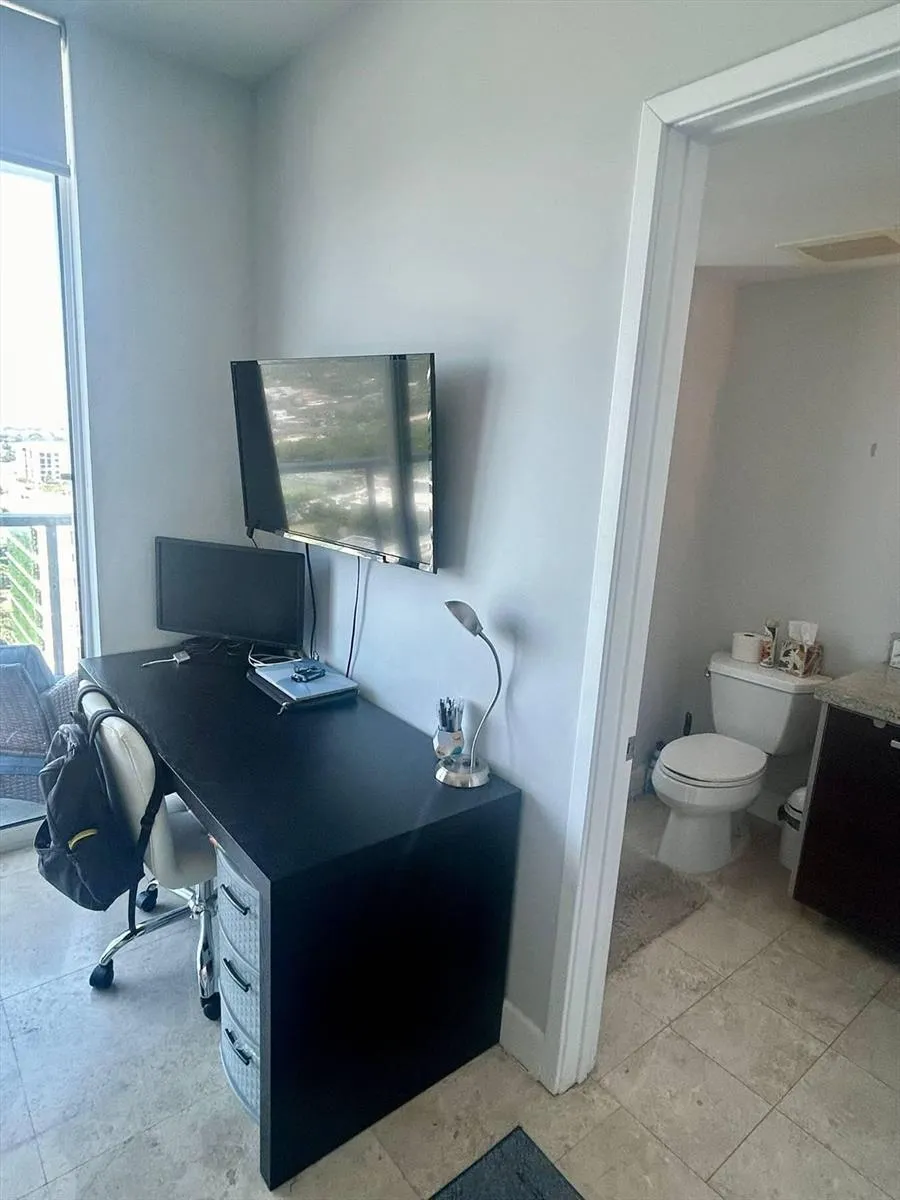 185 SW 7th Street #1802 Miami, FL 33130