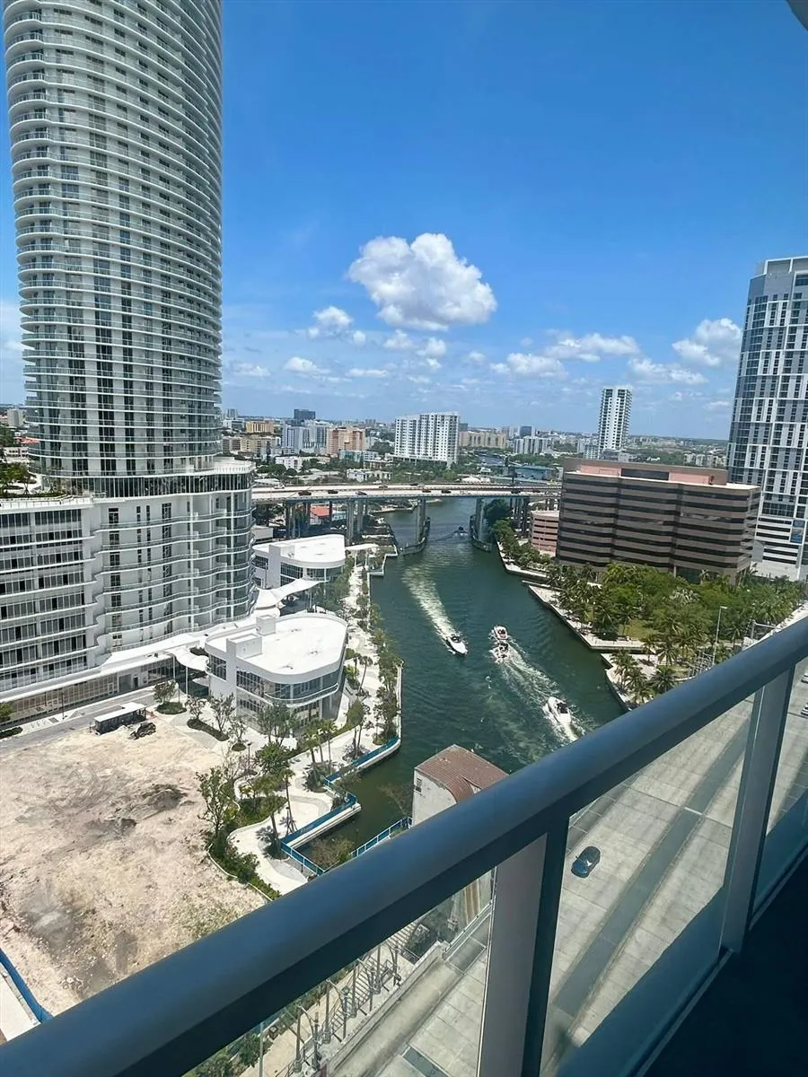 185 SW 7th Street #1802 Miami, FL 33130