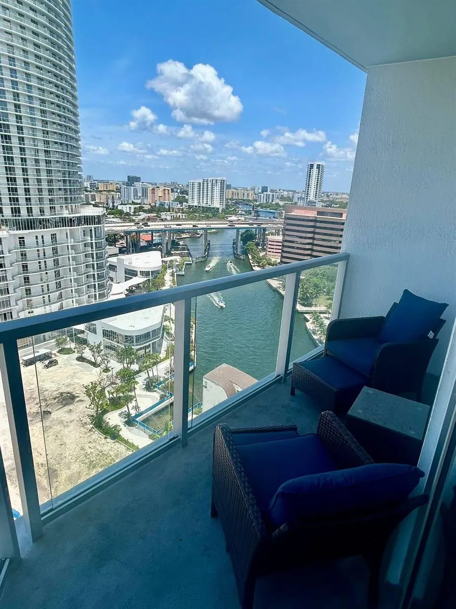 185 SW 7th Street #1802 Miami, FL 33130