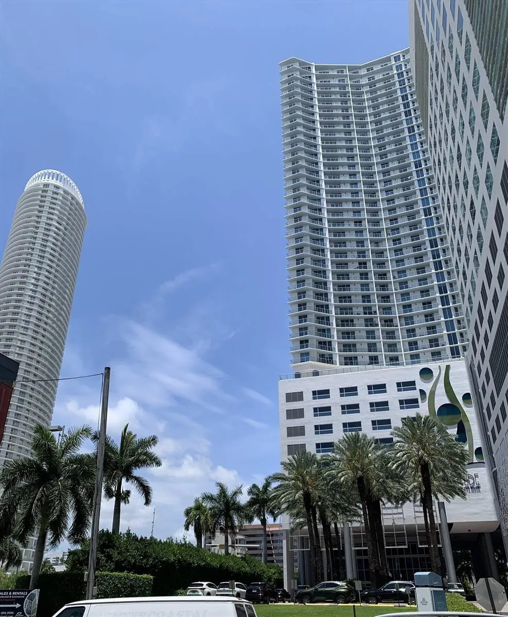 185 SW 7th Street #1802 Miami, FL 33130