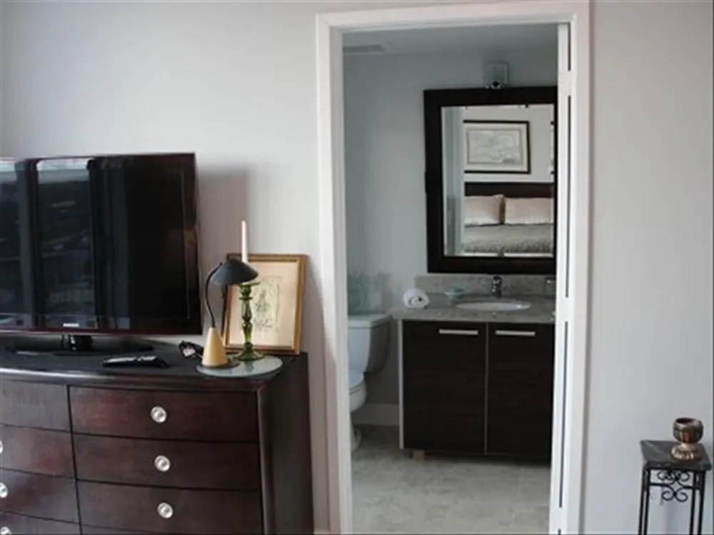 185 SW 7th Street #1802 Miami, FL 33130