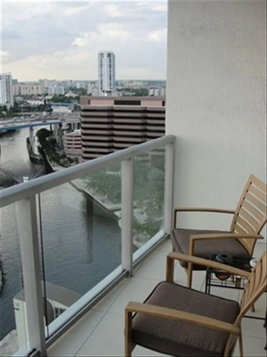 185 SW 7th Street #1802 Miami, FL 33130