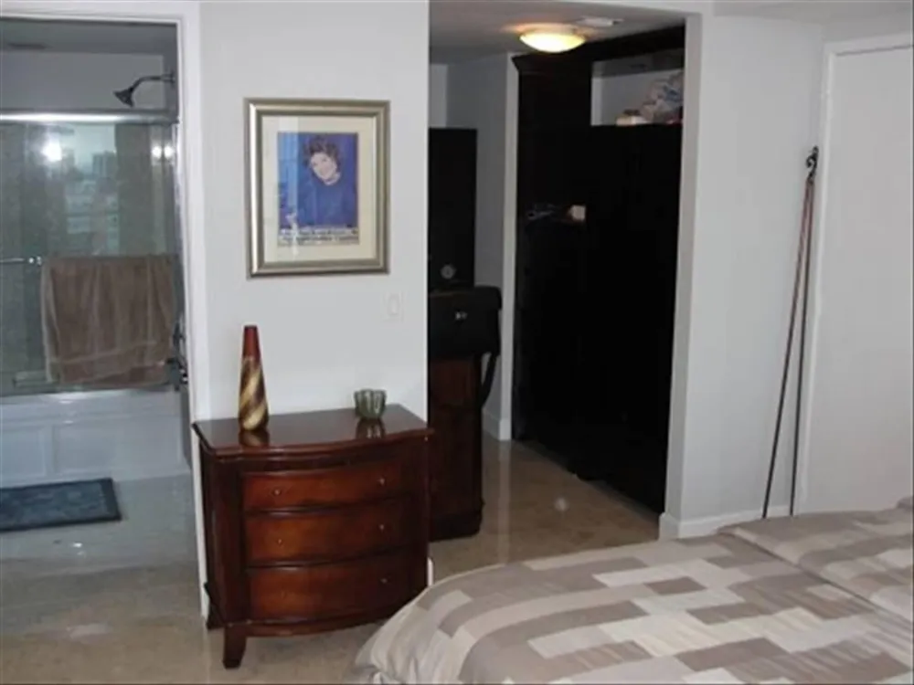 185 SW 7th Street #1802 Miami, FL 33130