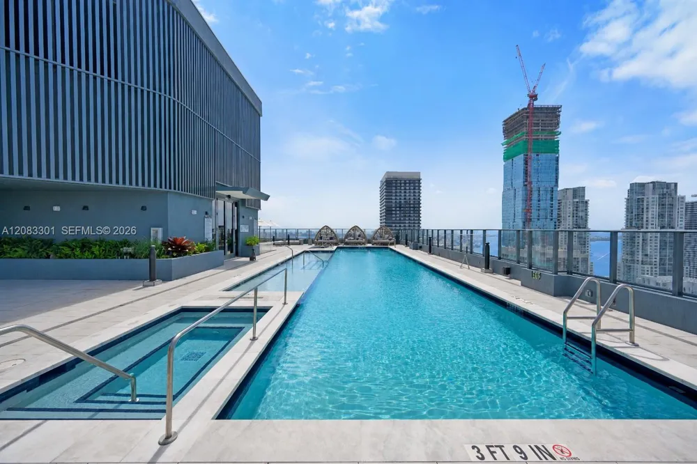 121 NE 5th St #2408 Miami, FL 33132