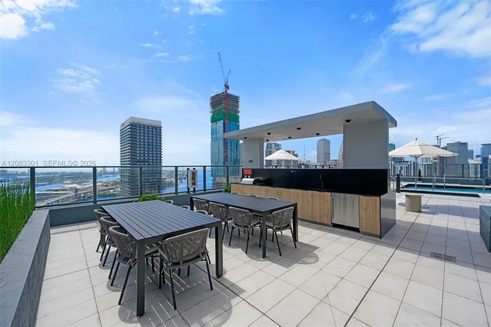 121 NE 5th St #2408 Miami, FL 33132