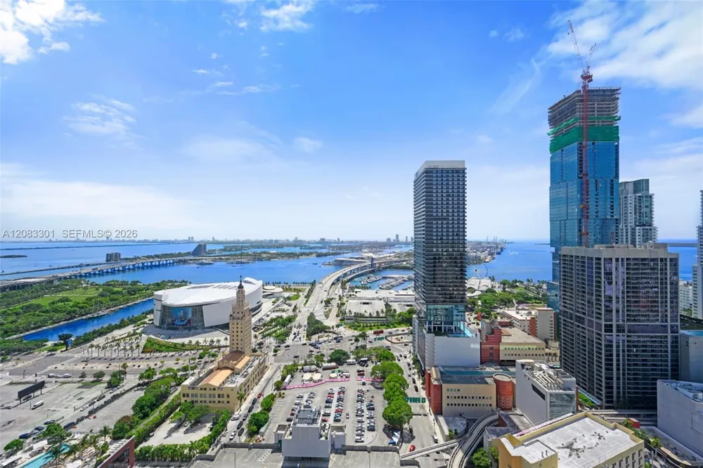 121 NE 5th St #2408 Miami, FL 33132
