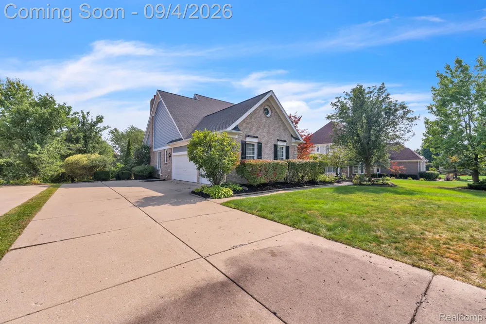50145 Tottenham Court Canton Charter Township, MI 48187