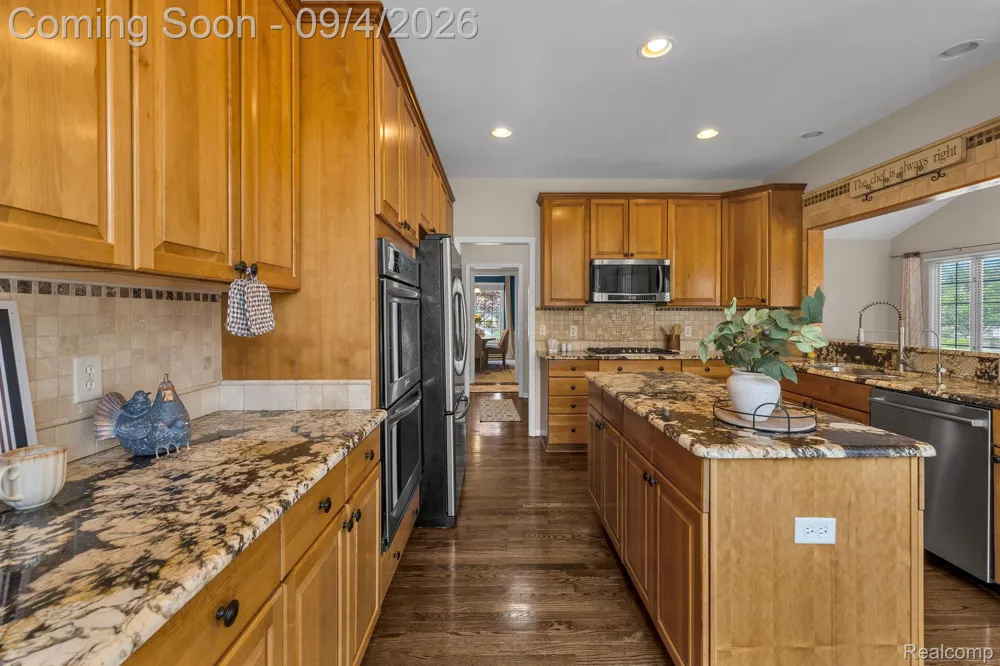 50145 Tottenham Court Canton Charter Township, MI 48187