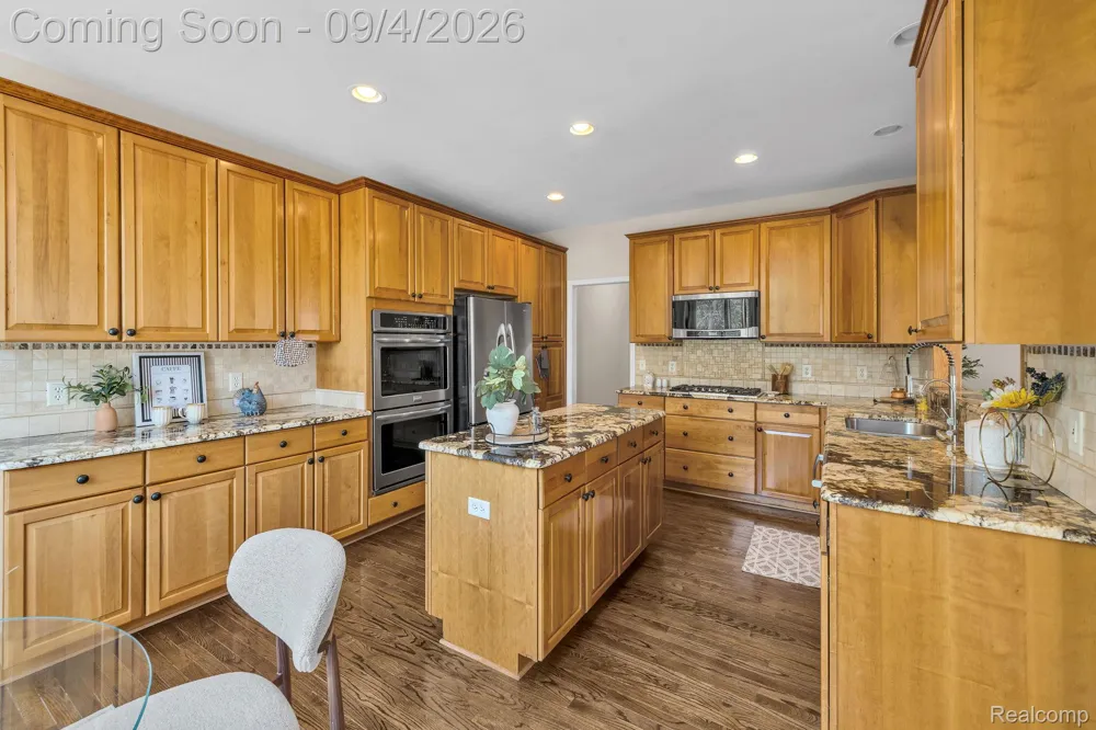 50145 Tottenham Court Canton Charter Township, MI 48187