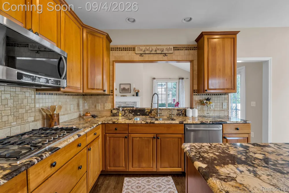50145 Tottenham Court Canton Charter Township, MI 48187