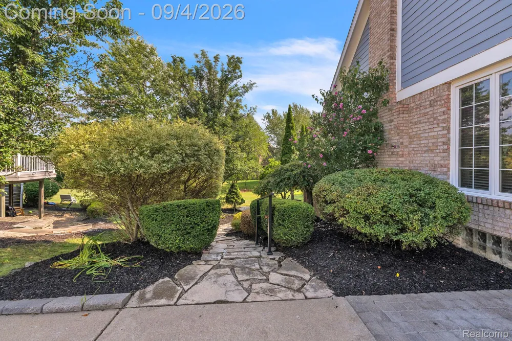 50145 Tottenham Court Canton Charter Township, MI 48187