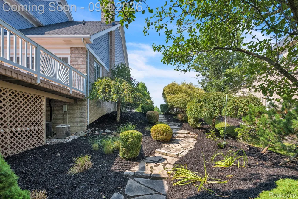 50145 Tottenham Court Canton Charter Township, MI 48187