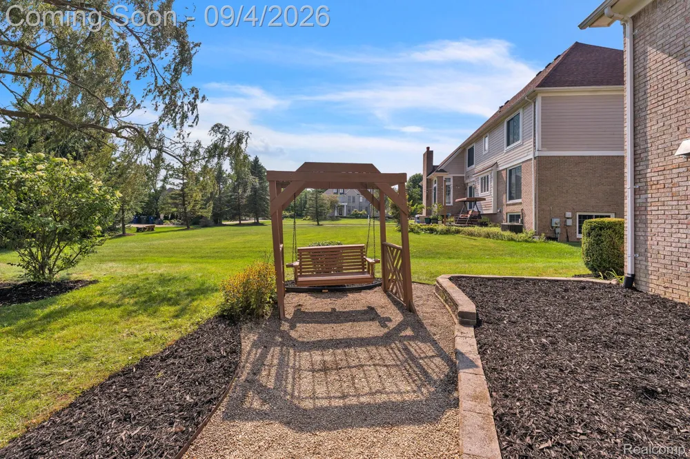50145 Tottenham Court Canton Charter Township, MI 48187