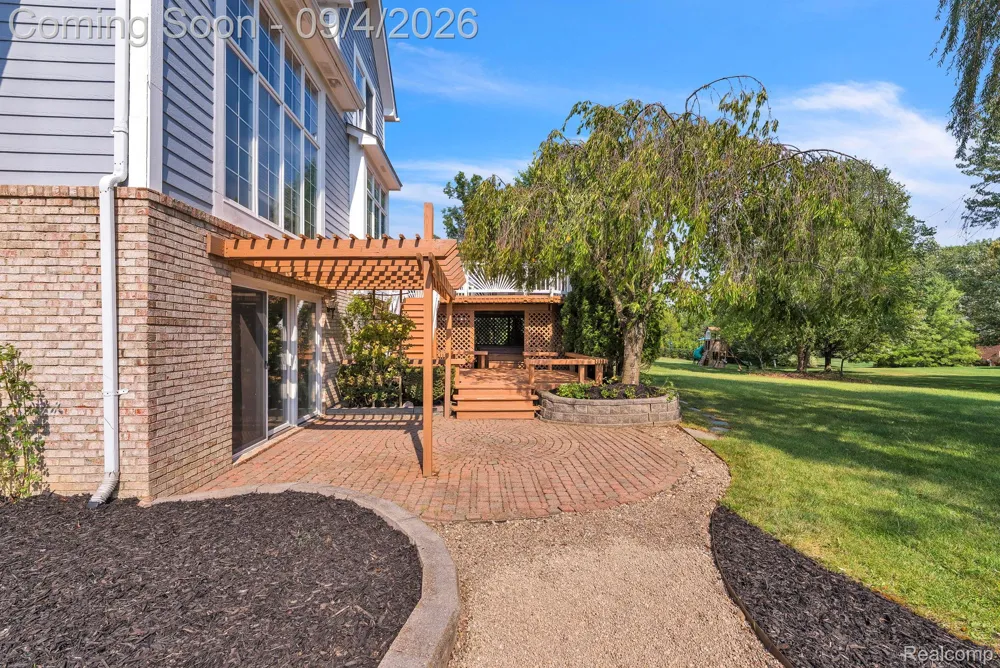 50145 Tottenham Court Canton Charter Township, MI 48187