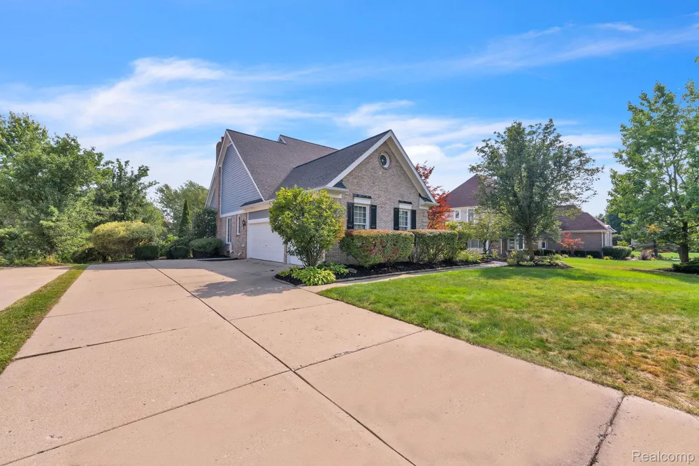 50145 Tottenham Court Canton Charter Township, MI 48187