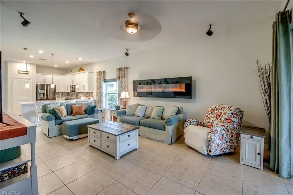 2569 Keystone Lake Drive Cape Coral, FL 33909