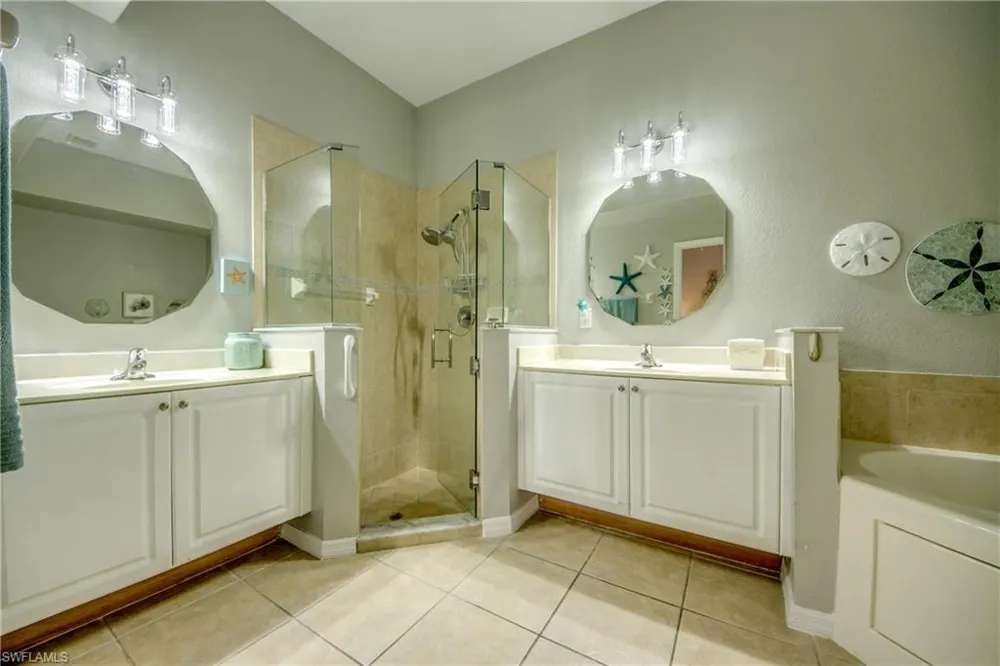 2569 Keystone Lake Drive Cape Coral, FL 33909