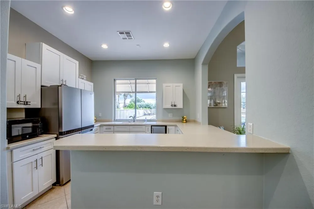2569 Keystone Lake Drive Cape Coral, FL 33909
