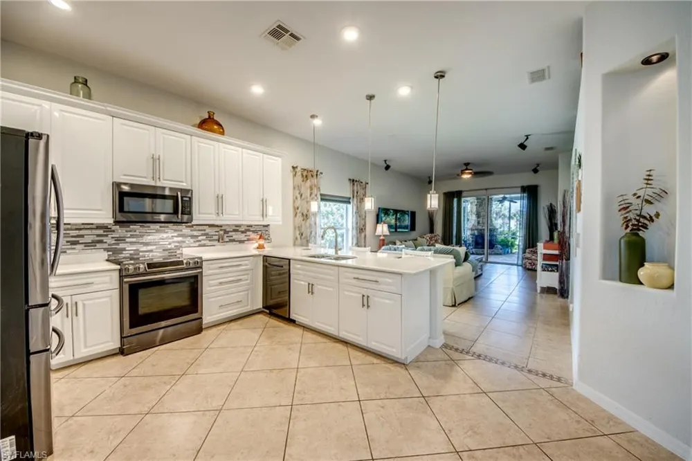 2569 Keystone Lake Drive Cape Coral, FL 33909