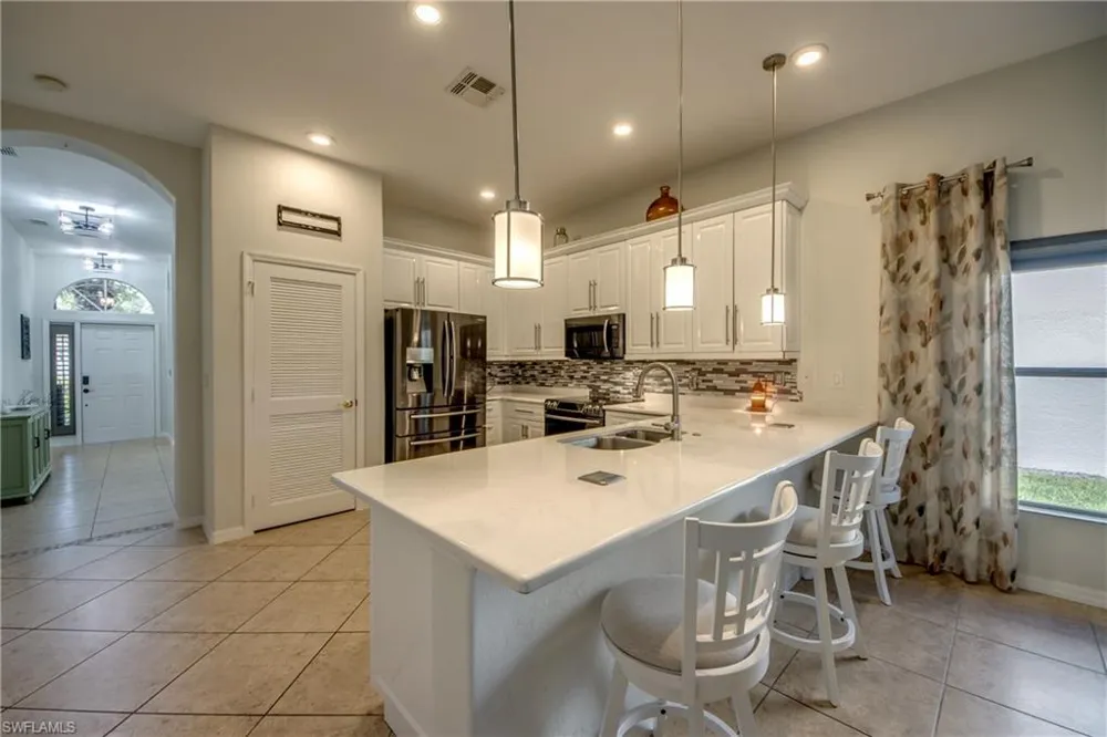 2569 Keystone Lake Drive Cape Coral, FL 33909