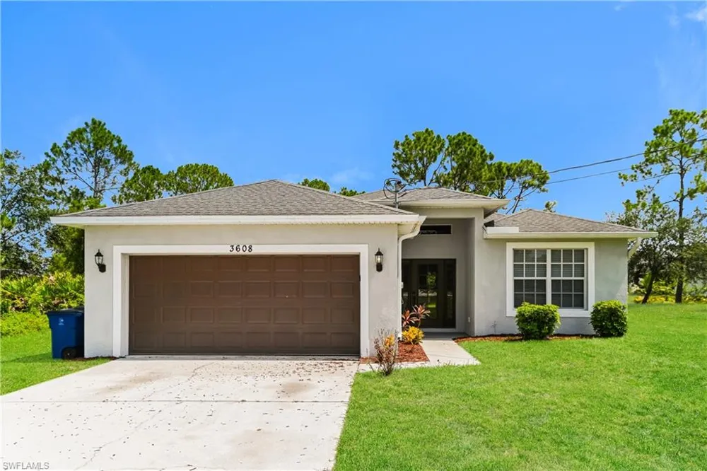 3608 39th Street SW Lehigh Acres, FL 33976