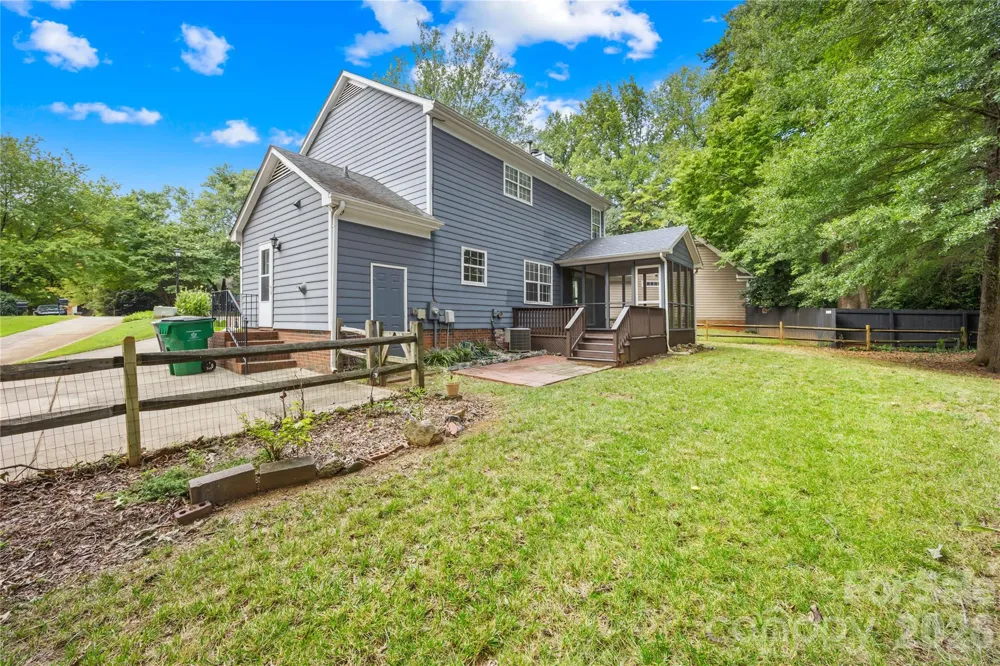 1112 Coachlight Circle Charlotte, NC 28262