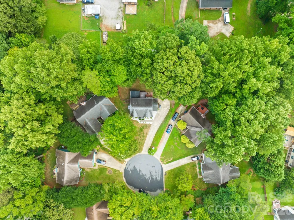 1112 Coachlight Circle Charlotte, NC 28262