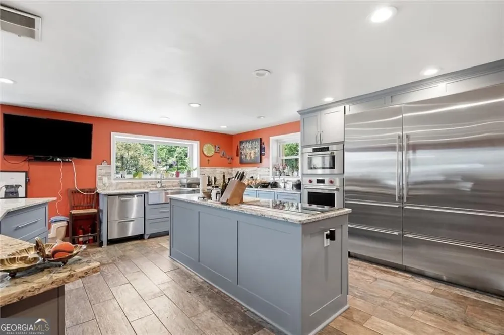 8225 Dogwood TRL Cumming, GA 30041