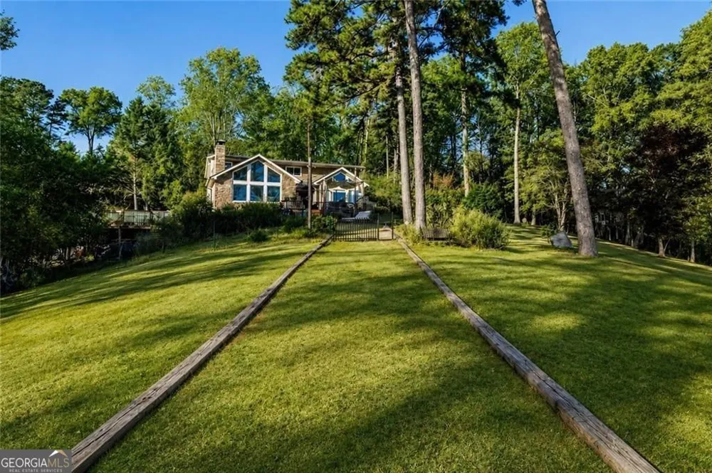 8225 Dogwood TRL Cumming, GA 30041