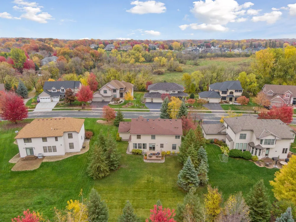 7645 Ridgeview Way Chanhassen, MN 55317