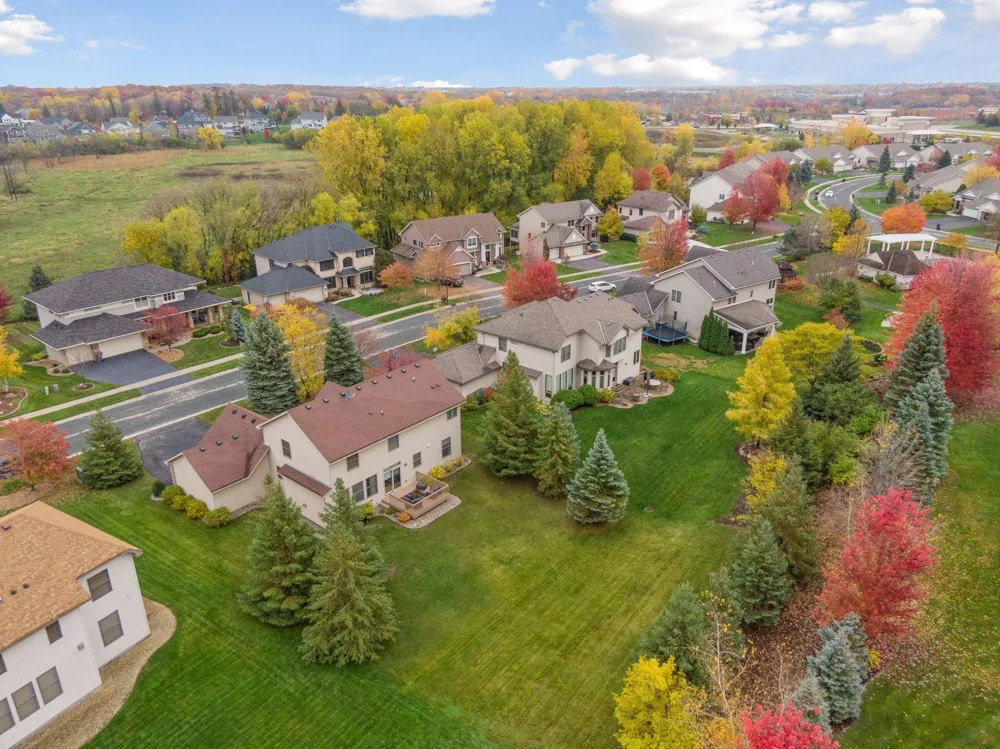 7645 Ridgeview Way Chanhassen, MN 55317
