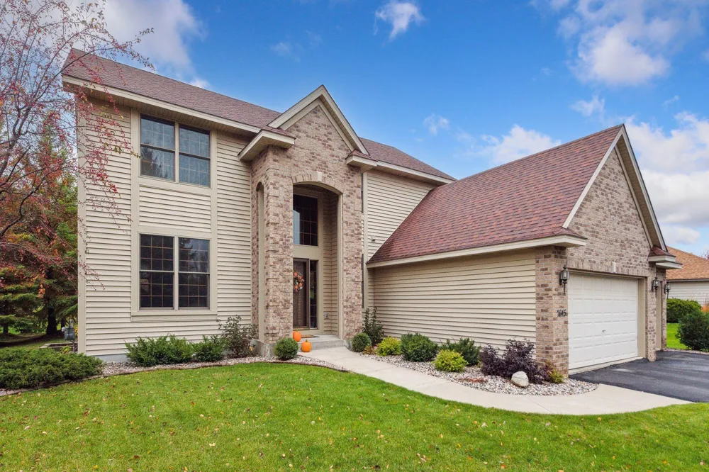 7645 Ridgeview Way Chanhassen, MN 55317