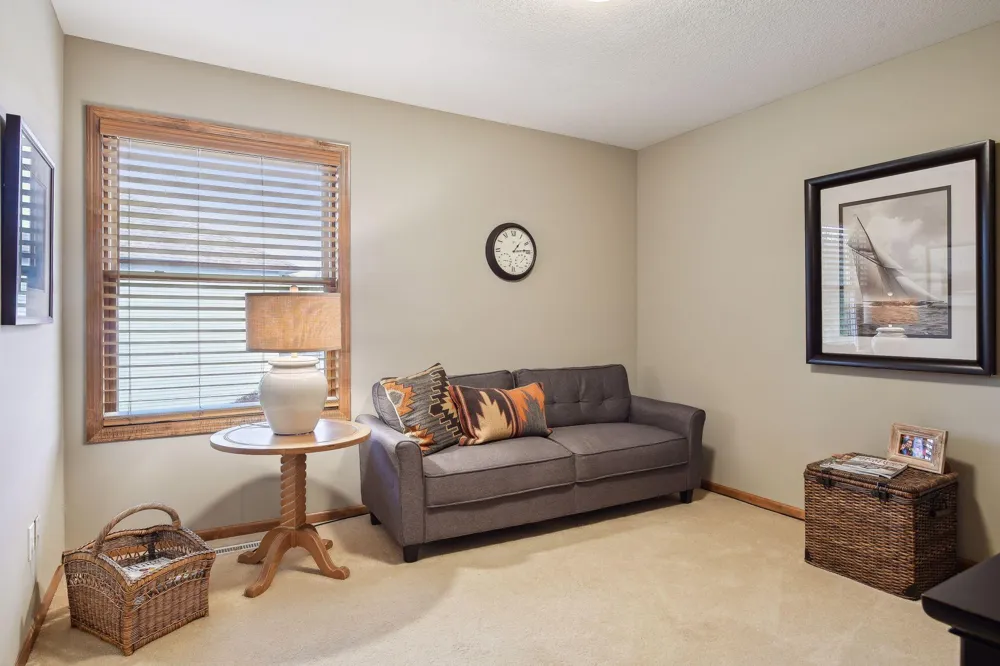 7645 Ridgeview Way Chanhassen, MN 55317