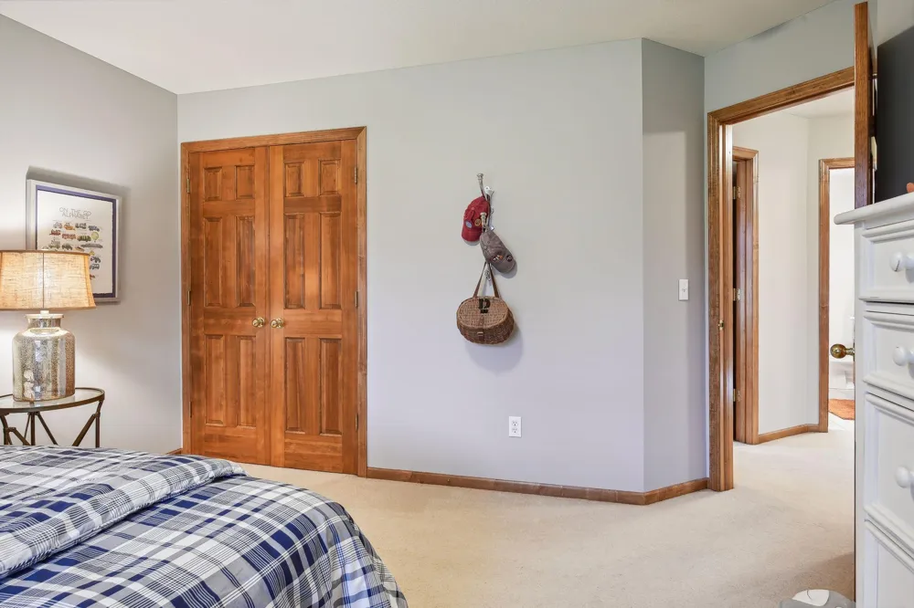 7645 Ridgeview Way Chanhassen, MN 55317