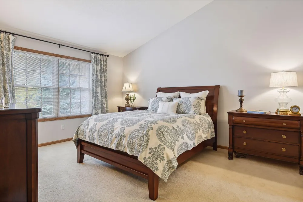 7645 Ridgeview Way Chanhassen, MN 55317