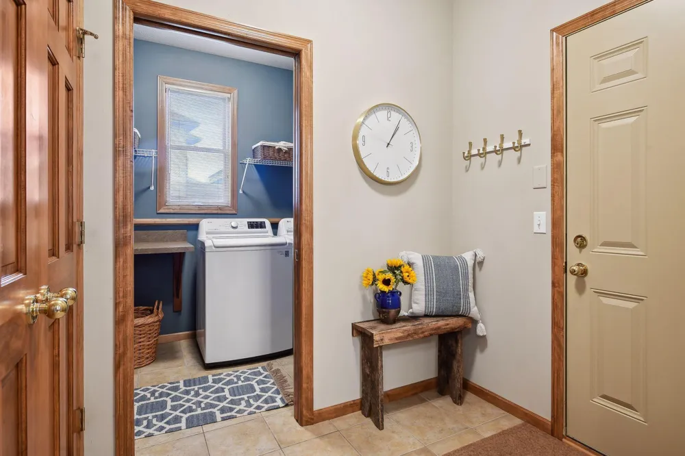 7645 Ridgeview Way Chanhassen, MN 55317