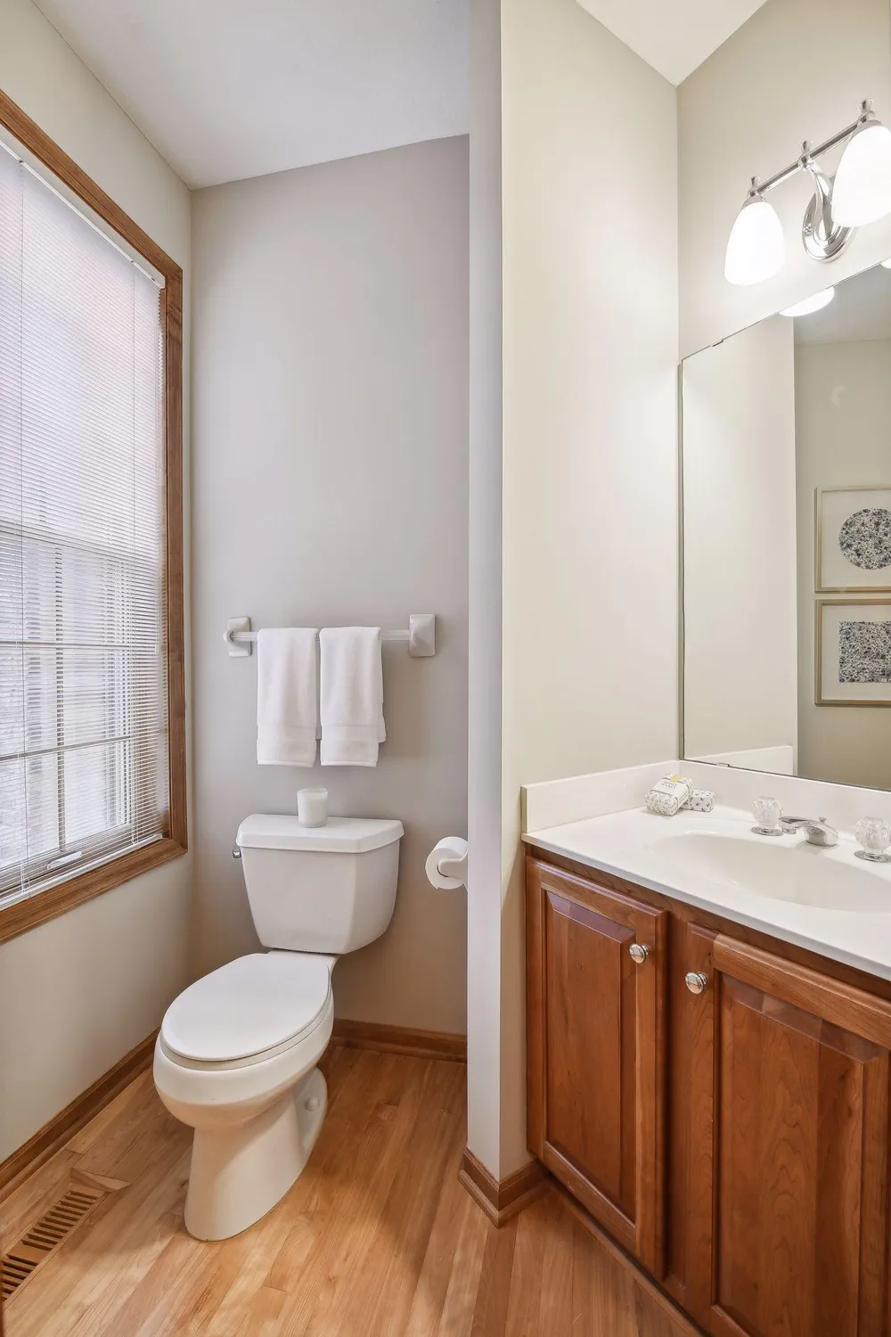 7645 Ridgeview Way Chanhassen, MN 55317